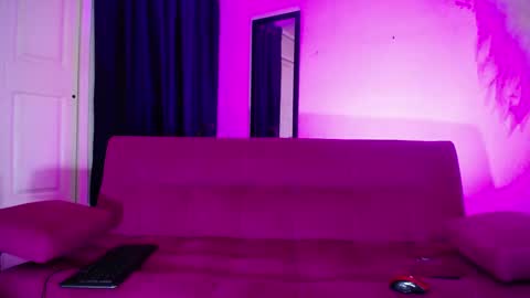 isabel online show from March 26, 2026, 1:11 am