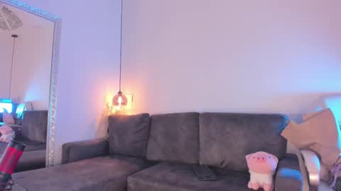 Isabela online show from February 21, 2025, 12:06 pm