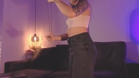 Isabela online show from March 26, 2026, 11:49 am