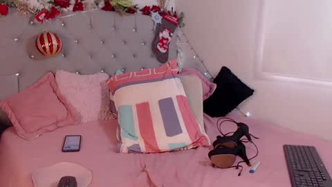 isabela online show from December 19, 2024, 2:57 pm