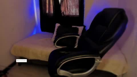 isabella online show from October 2, 2025, 12:45 pm