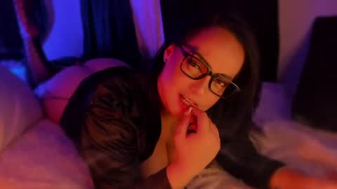 Snapshot of isabelitha chatting on July 11, 2026, 3:42 am isabella online show from July 11, 2026, 3:42 am