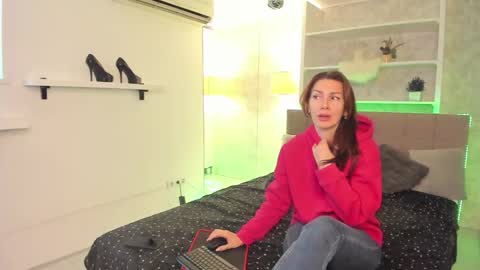 Snapshot of isabelkiss chatting on October 20, 2025, 6:25 am IsabelKiss online show from October 20, 2025, 6:25 am