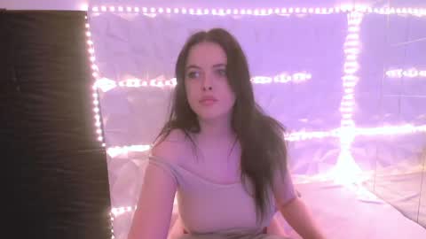 Snapshot of isabell3_ chatting on May 27, 2026, 4:42 am Isabelle online show from May 27, 2026, 4:42 am