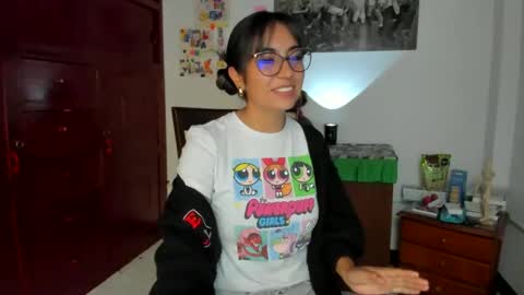 Snapshot of isabella22_1 chatting on January 3, 2025, 8:43 pm Isabella22 1 online show from January 3, 2025, 8:43 pm