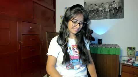 Snapshot of isabella22_1 chatting on January 3, 2025, 11:44 pm Isabella22 1 online show from January 3, 2025, 11:44 pm