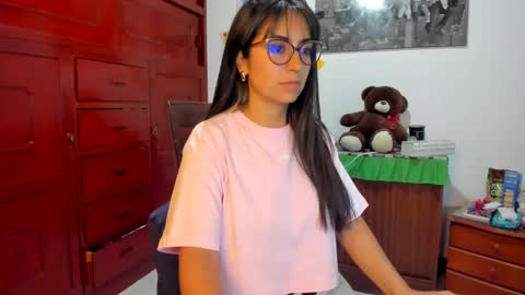 Snapshot of isabella22_1 chatting on January 12, 2025, 4:00 am Isabella22 1 online show from January 12, 2025, 4:00 am