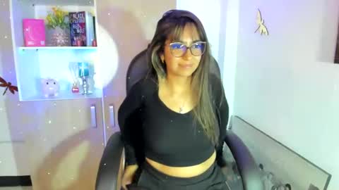 Snapshot of isabella22_1 chatting on February 20, 2025, 11:10 pm Isabella22 1 online show from February 20, 2025, 11:10 pm