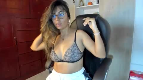 Isabella22 1 online show from March 25, 2026, 3:34 am