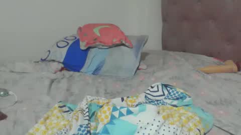 isabella online show from February 14, 2025, 3:00 am