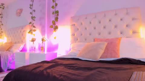   online show from February 9, 2025, 11:04 pm