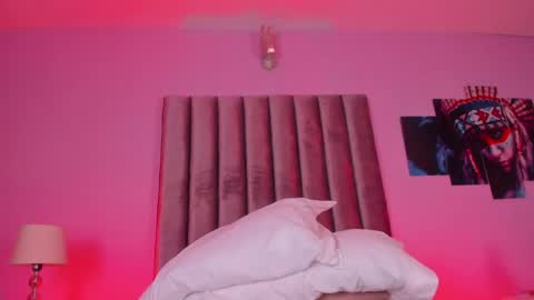 Snapshot of isabella_flowerss chatting on June 5, 2026, 6:52 am online show from June 5, 2026, 6:52 am