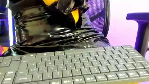 Snapshot of isabella_hv chatting on June 15, 2026, 6:10 pm ISABELLA online show from June 15, 2026, 6:10 pm