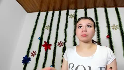 Snapshot of isabella_jaramillo chatting on November 18, 2025, 12:20 pm isabella_jaramillo online show from November 18, 2025, 12:20 pm