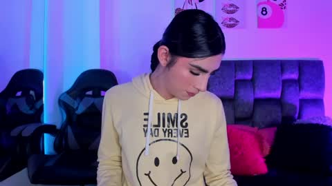 Isabella Moon9 online show from April 7, 2026, 12:27 pm