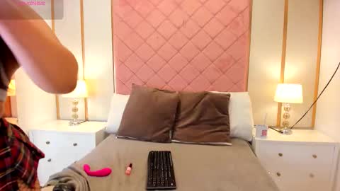 Isabella online show from March 23, 2026, 5:00 am