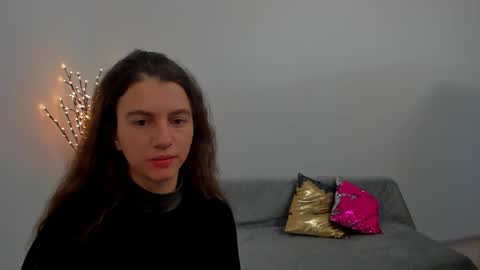 Isabella online show from April 21, 2026, 9:26 am