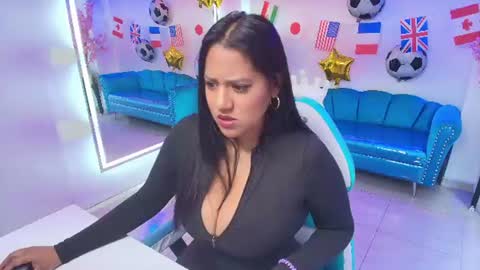 Snapshot of isabella_rows chatting on June 24, 2026, 7:35 pm Isabella online show from June 24, 2026, 7:35 pm