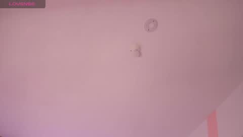 Isabella White online show from June 8, 2026, 11:32 am