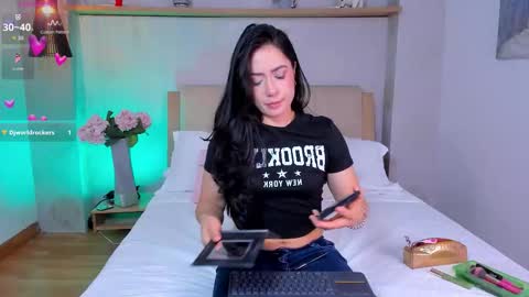 Snapshot of isabella_winkler chatting on October 12, 2025, 2:38 pm isabella_winkler online show from October 12, 2025, 2:38 pm