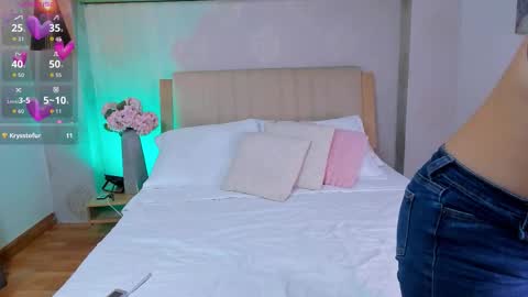 Snapshot of isabella_winkler chatting on November 15, 2025, 2:46 pm isabella_winkler online show from November 15, 2025, 2:46 pm