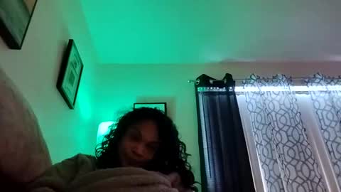 Isabella online show from December 7, 2024, 5:42 pm