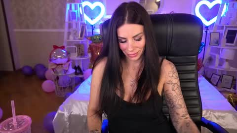 Marina online show from February 10, 2025, 4:47 pm