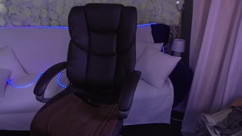 Snapshot of isabellafoxyy chatting on June 4, 2026, 6:08 am Marina online show from June 4, 2026, 6:08 am