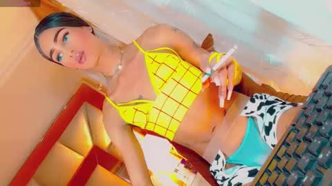isabellagirs online show from October 11, 2025, 5:17 am