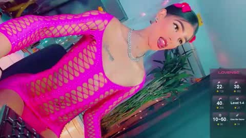 isabellagirs online show from April 18, 2026, 10:41 am