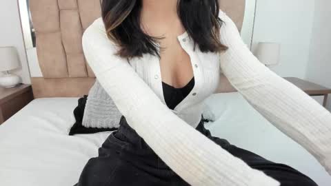 isabellakai online show from September 21, 2025, 8:21 pm