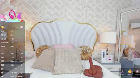 Isabella  online show from October 15, 2025, 2:06 pm