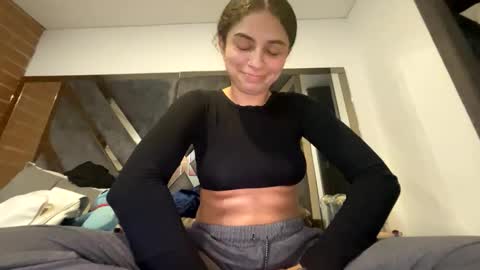 Isabella.. back again  online show from April 15, 2026, 12:28 am