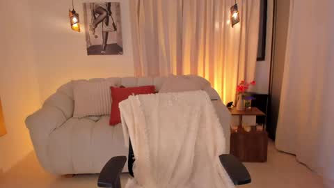 Snapshot of isabellalux_ chatting on April 28, 2026, 2:55 pm ISABELLA online show from April 28, 2026, 2:55 pm