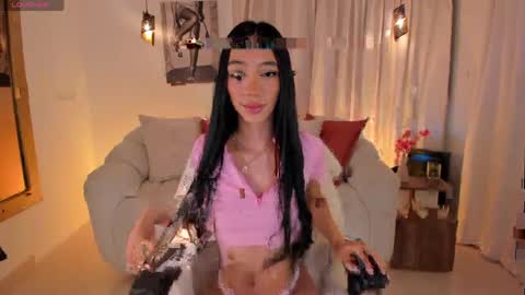 Snapshot of isabellalux_ chatting on May 4, 2026, 5:09 pm ISABELLA online show from May 4, 2026, 5:09 pm