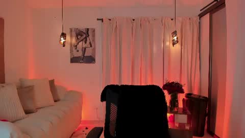 Snapshot of isabellalux_ chatting on June 9, 2026, 2:50 pm ISABELLA online show from June 9, 2026, 2:50 pm