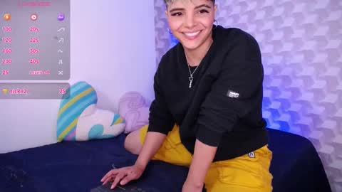 Isabella Mout  online show from February 7, 2025, 12:20 am