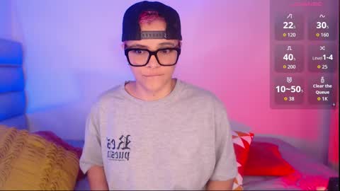 Isabella Mout  online show from September 21, 2025, 3:13 pm