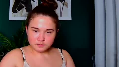 Isabell online show from October 12, 2025, 3:00 pm