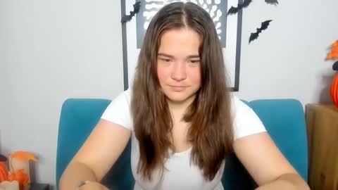 Isabell online show from October 23, 2025, 1:10 pm