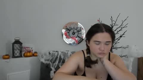 Isabell online show from October 27, 2025, 8:29 am