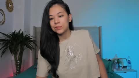 Isabelle Diaz online show from February 27, 2025, 11:31 am