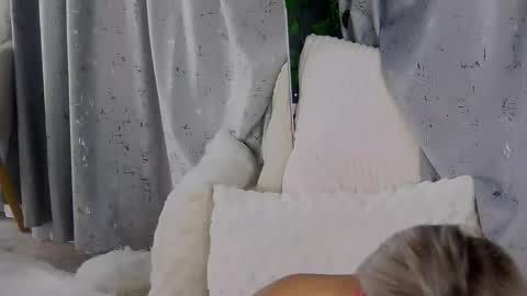 IsabelleEthan online show from February 20, 2026, 3:03 am