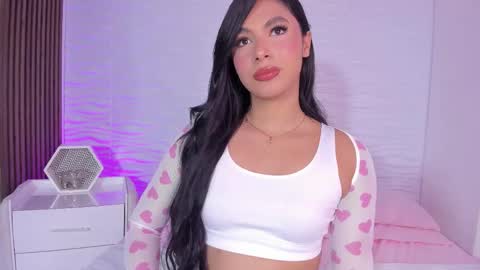 Isa online show from November 2, 2025, 9:06 pm