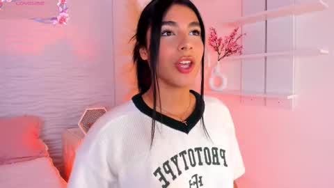 Snapshot of isabellefoxx chatting on March 23, 2026, 8:24 pm Isa online show from March 23, 2026, 8:24 pm