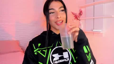 Snapshot of isabellefoxx chatting on March 24, 2026, 10:15 pm Isa online show from March 24, 2026, 10:15 pm