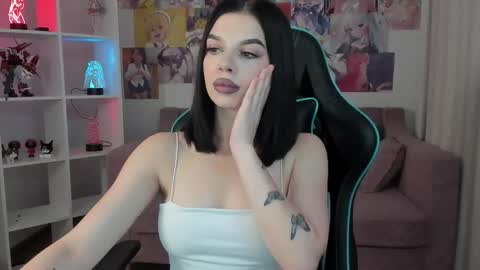 isabellevale online show from September 23, 2025, 7:28 pm