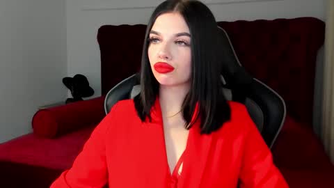 isabellevale online show from October 16, 2025, 7:04 pm