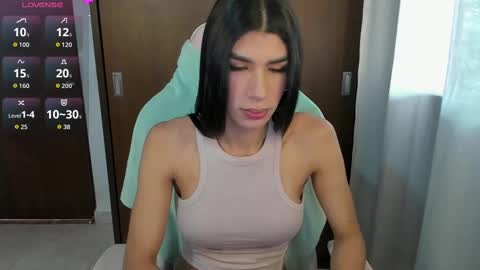 Snapshot of isadolll chatting on September 12, 2025, 12:27 pm Isabela online show from September 12, 2025, 12:27 pm