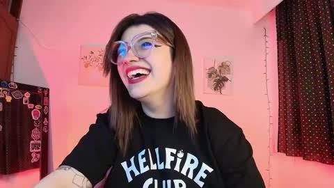 Isabella Ferrer online show from November 26, 2025, 4:24 am